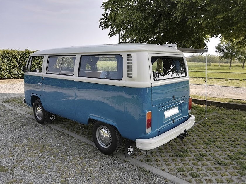 1 Volkswagen Type 2 (T2)