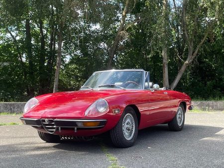 2 Alfa Romeo Spider Veloce